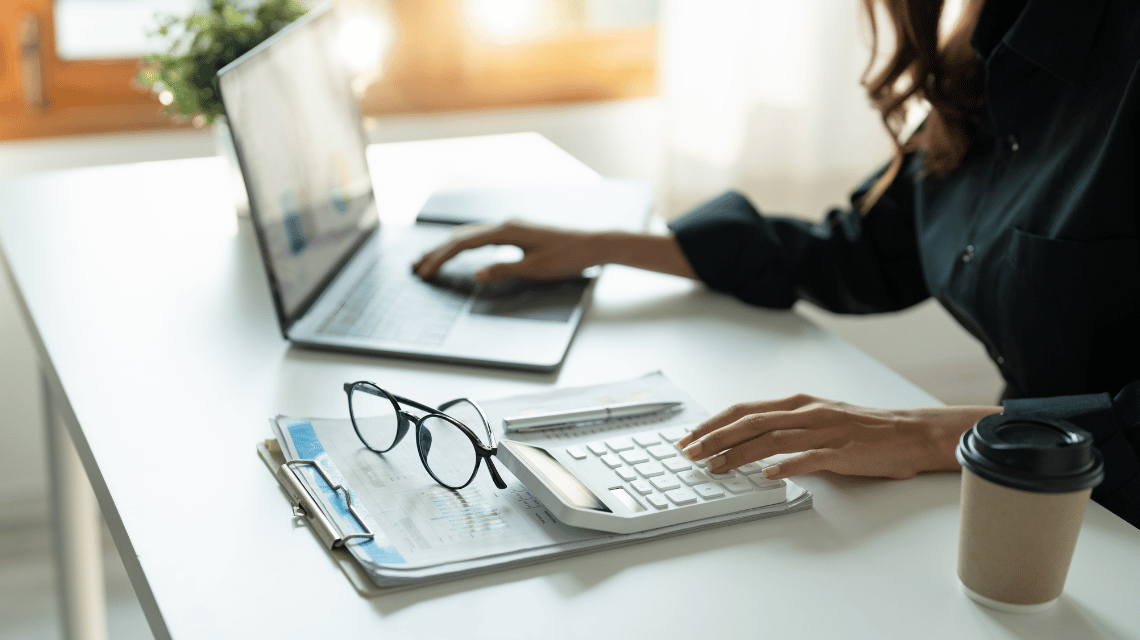 Business Finance Consulting vs. Accounting: What's the Difference?